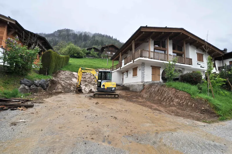 Garage enterré sous un chalet existant — le chantier, photo 1 sur 8
