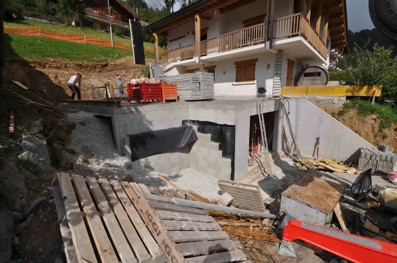 Garage enterré sous un chalet existant — le chantier, photo 4 sur 8